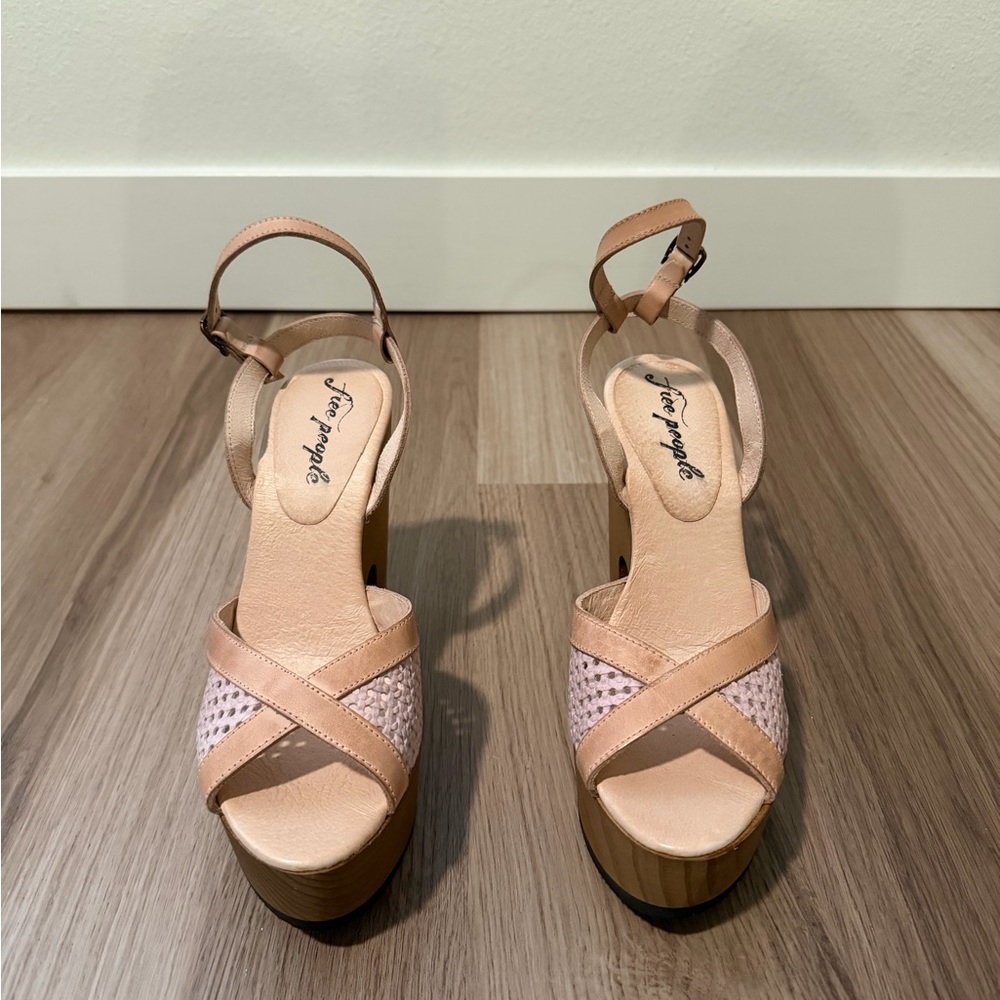 Free People Rendezvous Platforms